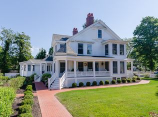 40 Main St #4A, Falmouth, MA 02540