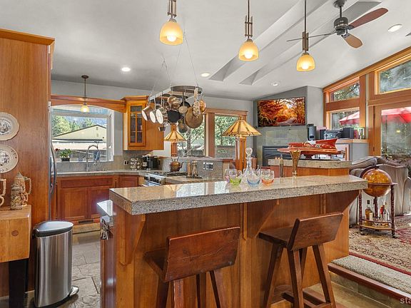 5th image of 962 Modesto Ave