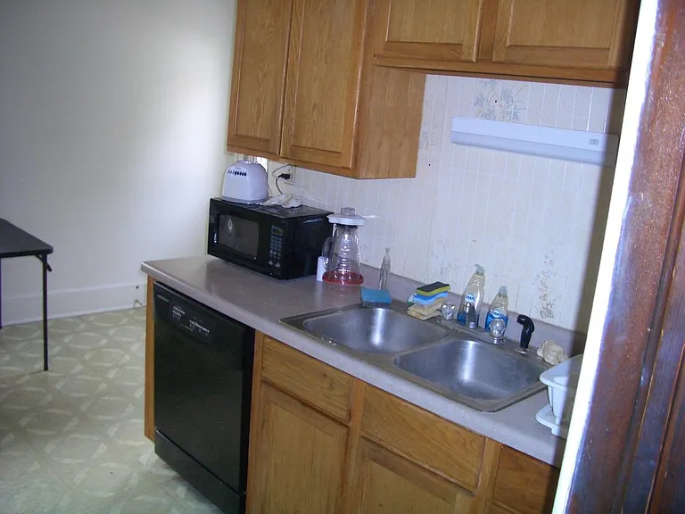 317 Sylvia St — Photo 6