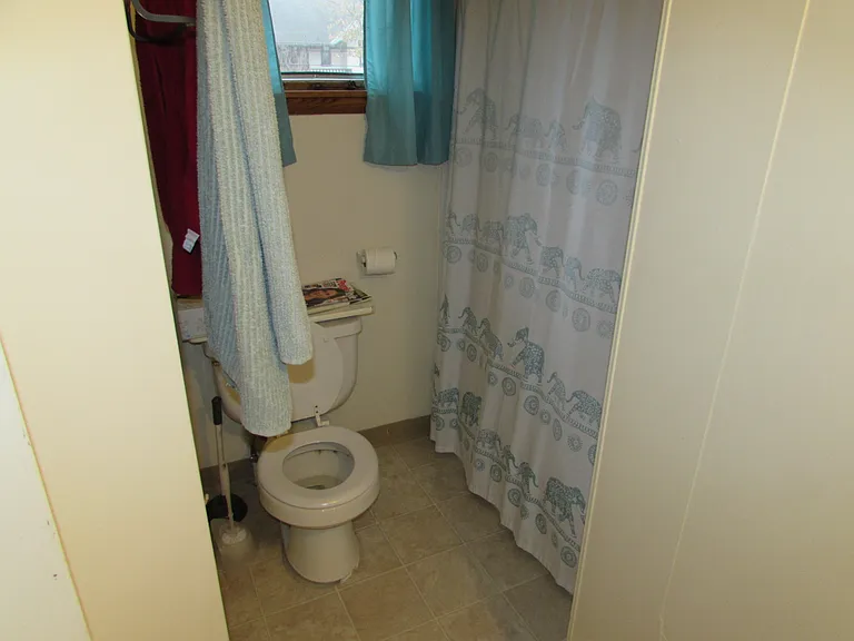 1005 Grant St — Photo 3
