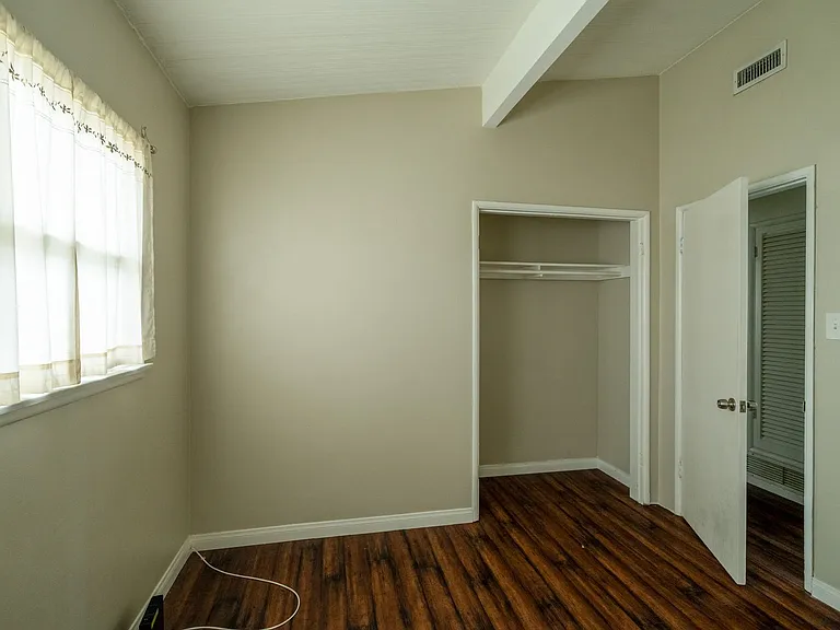 2033 E Garvey Ave N — Photo 17