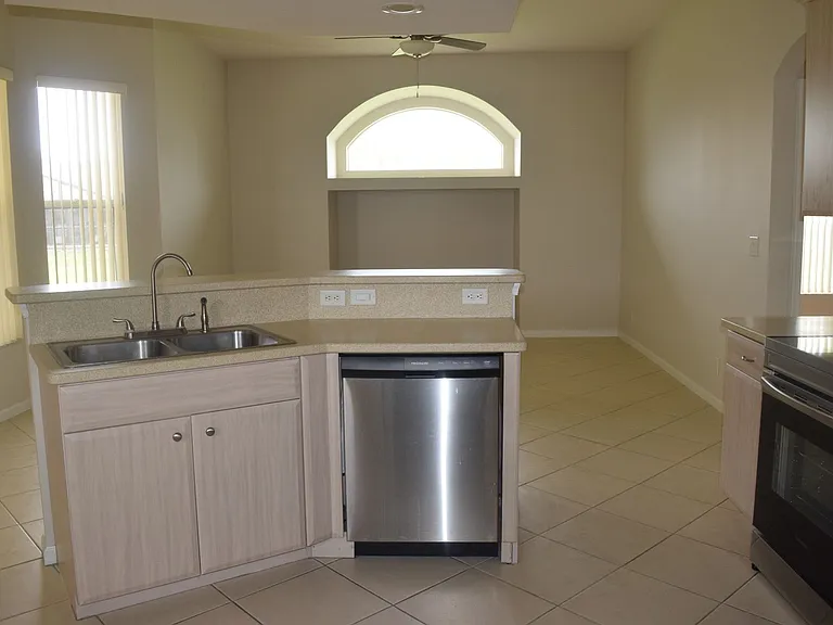 2232 SW Savage Blvd — Photo 7