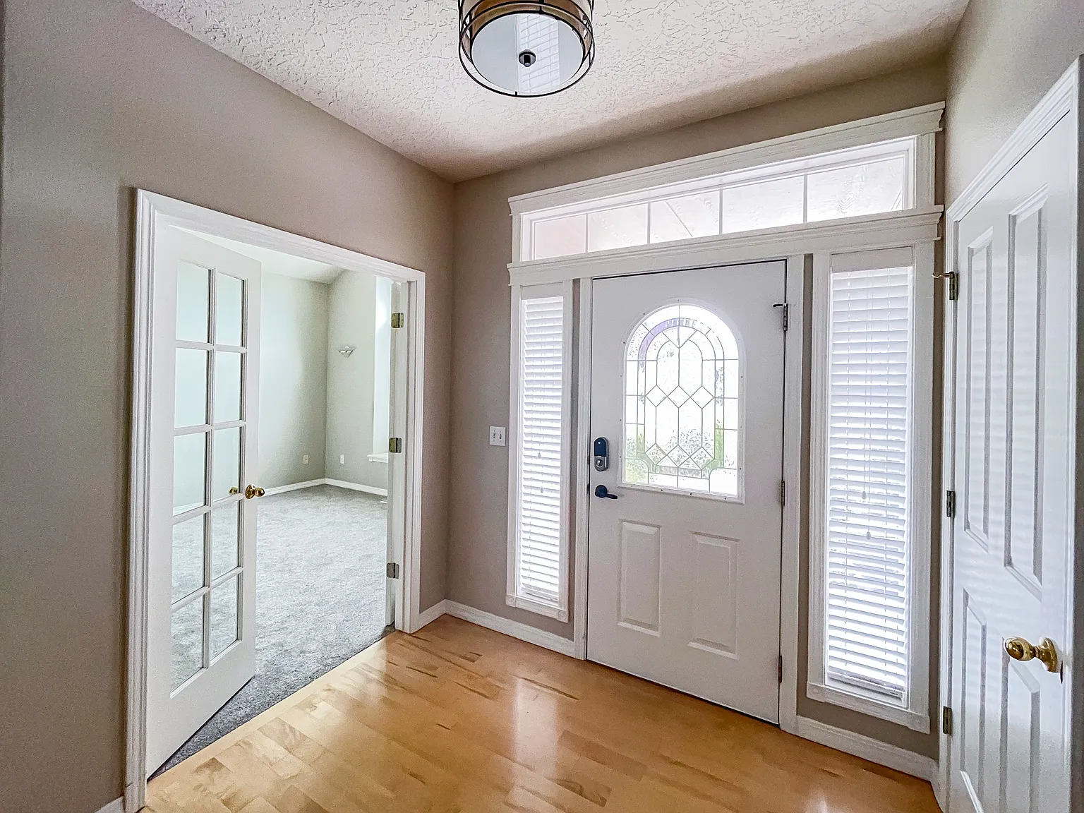 3 bed, 2.5 bath, 2006 sqft, $2,750 — Photo 3