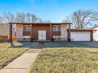 2817 Droste Rd, Saint Charles, MO 63301