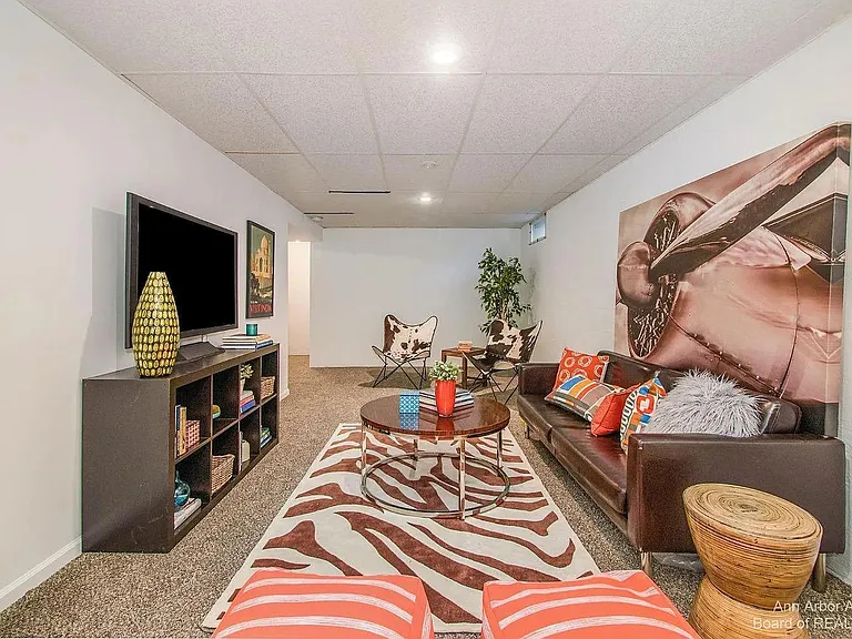 492 Park Pl — Photo 28