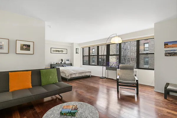 Sold by Miriam Izsak Realty  LLC | media 7