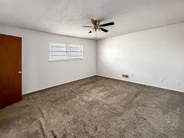 805 W Gore Ave — Photo 9