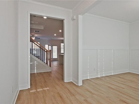 2nd image of 5903 Spring Way