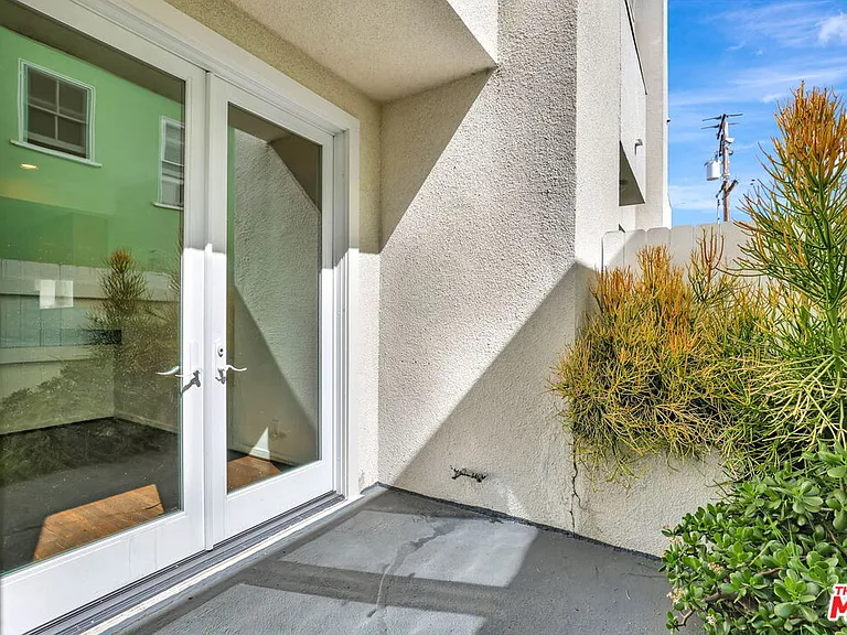 811 21st St #3 — Photo 34