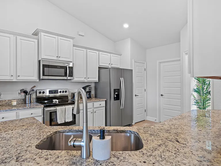 249 Rotonda Blvd W — Photo 25