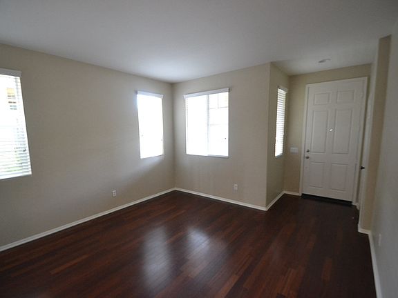 3rd image of 28427 Plymouth Way