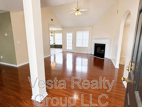 3rd image of 5115 Towne Park Dr