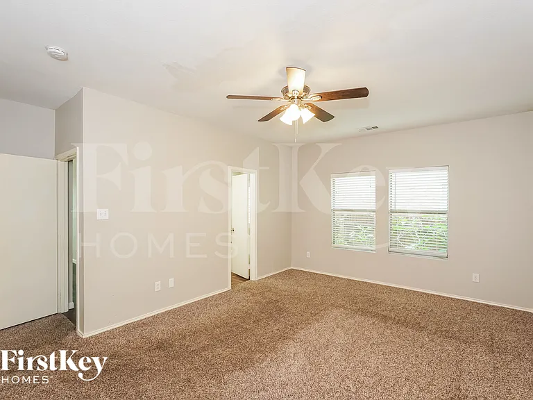 8057 Plateau Dr — Photo 10