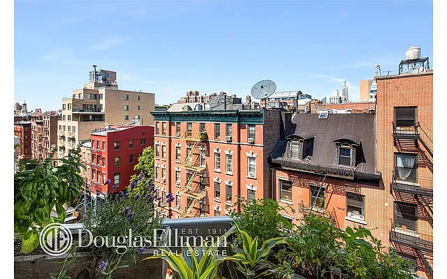 Rented by Douglas Elliman | media 19