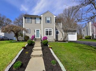 57 Remington Farm Dr, Coventry, RI 02816