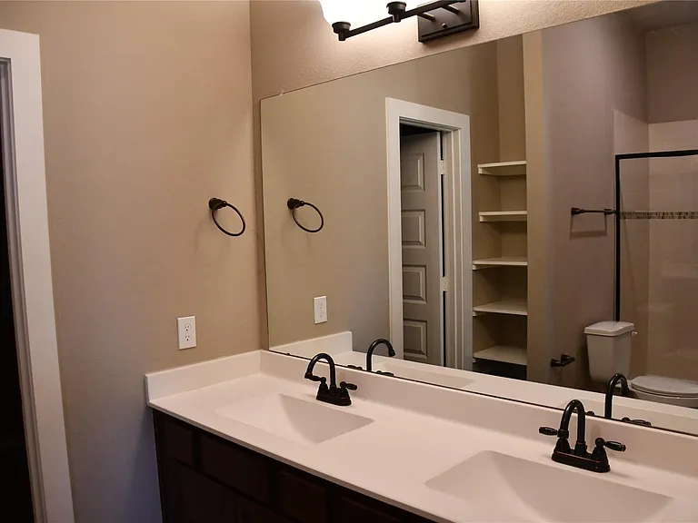 106 Wickersham St #B — Photo 8