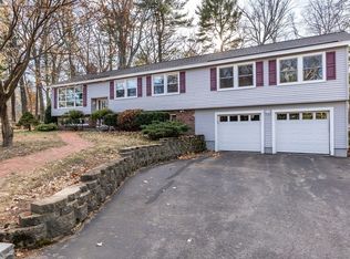 13 Pilgrim Rd, Chelmsford, MA 01824