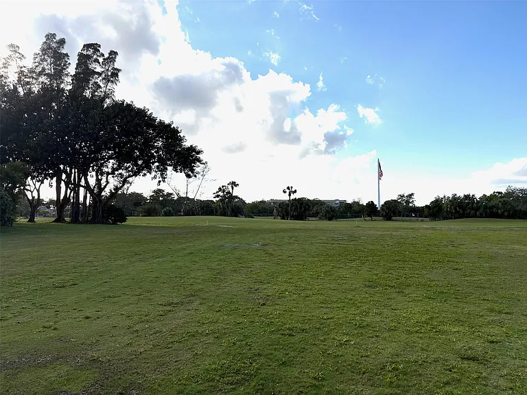 1055 Country Club Dr #404 — Photo 33
