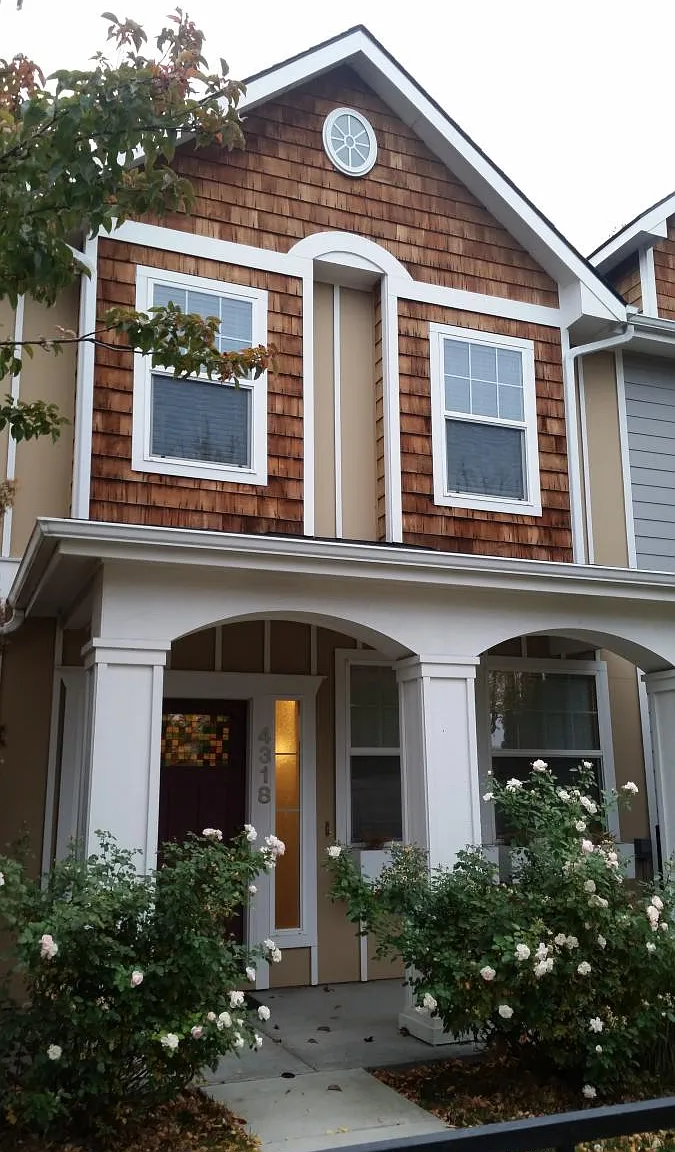 3 bed, 2.5 bath, 1445 sqft, $2,100 — Photo 1