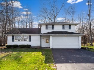 7176 Lincoln Ave, Lockport, NY 14094