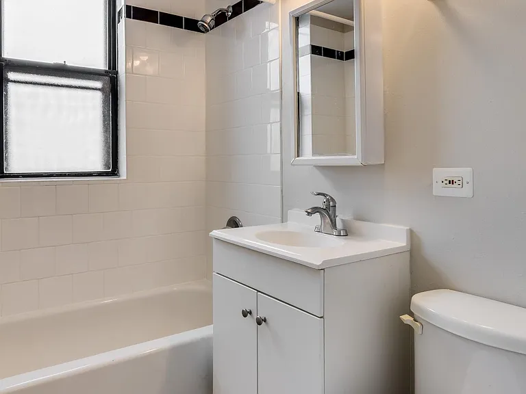 7301 N. Sheridan — Photo 29
