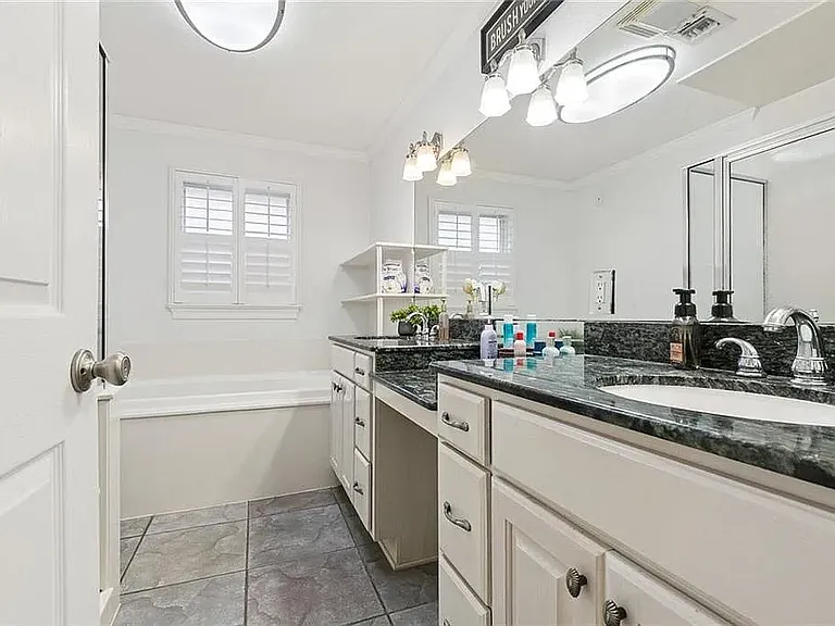 6958 Orleans Ave — Photo 13