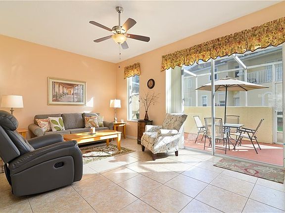 3rd image of 4702 Hemingway House St