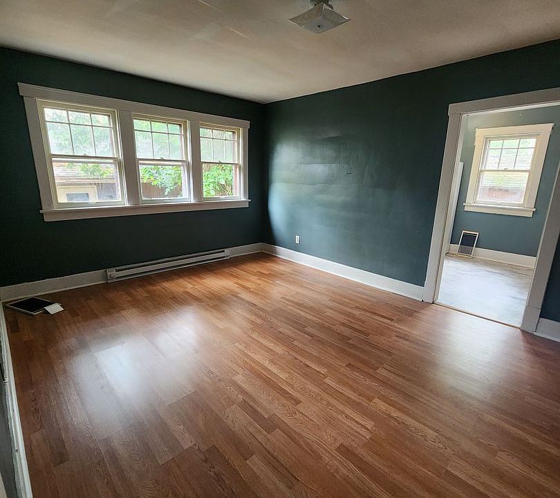 1st image of 1121 NE Perry Ave APT 2