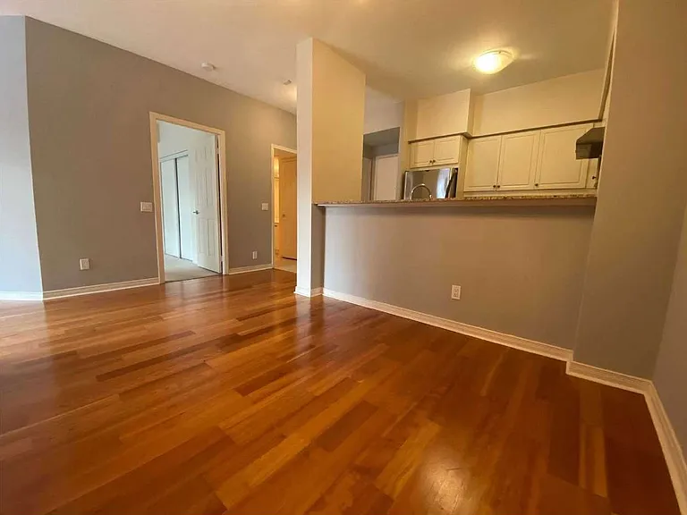451 Rosewell Ave #202 — Photo 6
