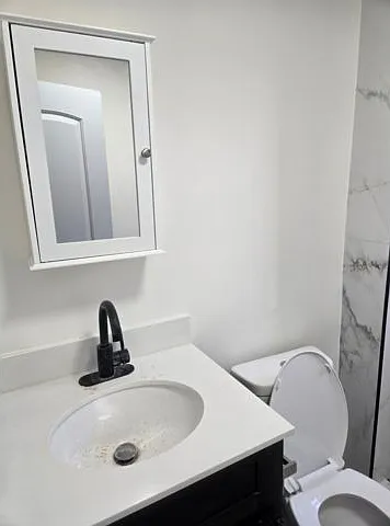 242 Lawrence Ave — Photo 9