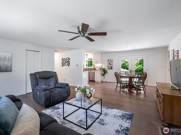 5th image of 12328 Issaquah Hobart Road