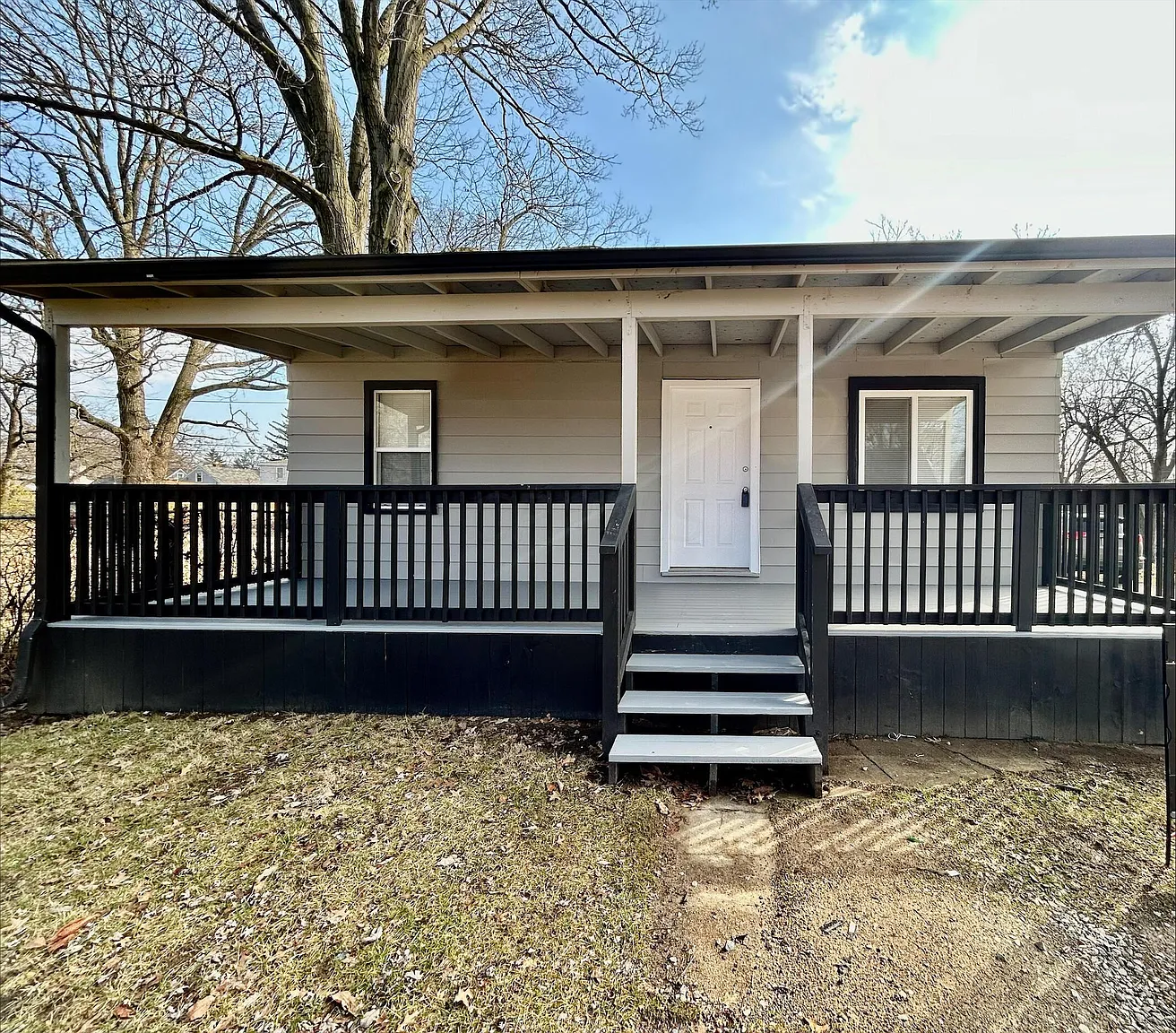 2240 McGuffey Rd photo 1