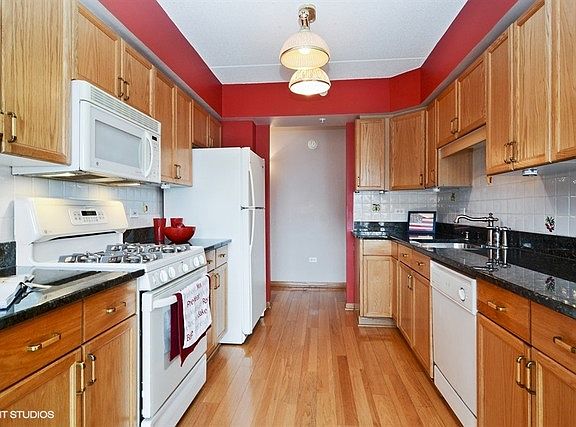 4th image of 1327 Brown St Unit 302