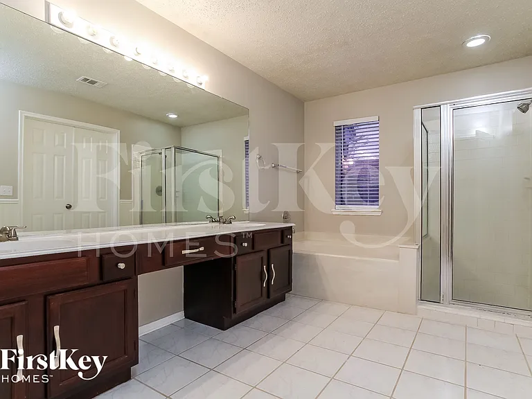 123 S Village Knoll Cir — Photo 10