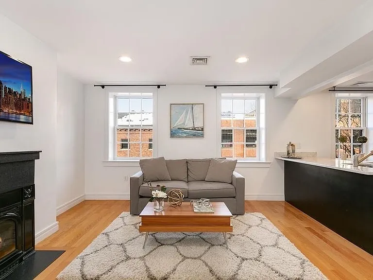 125 Charles St #R2 — Photo 1