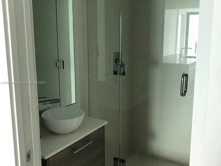 650 NE 32nd St #4102 — Photo 6