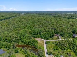 29 Bowdoin Dr, Falmouth, ME 04105