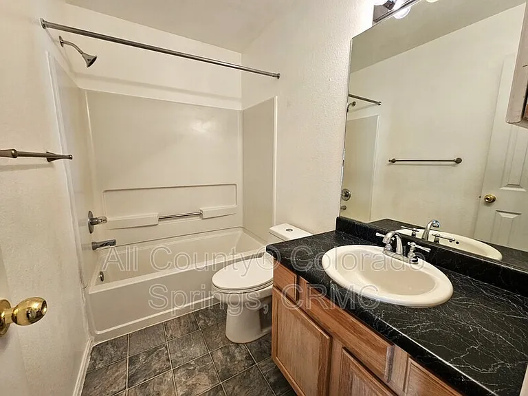 1305 Lords Hill Dr — Photo 6