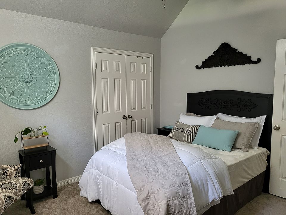 1st image of 1825 Wood Dale Cir #2
