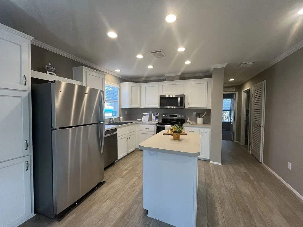 2 bed, 2.0 bath, 1000 sqft, $1,699 — Photo 3