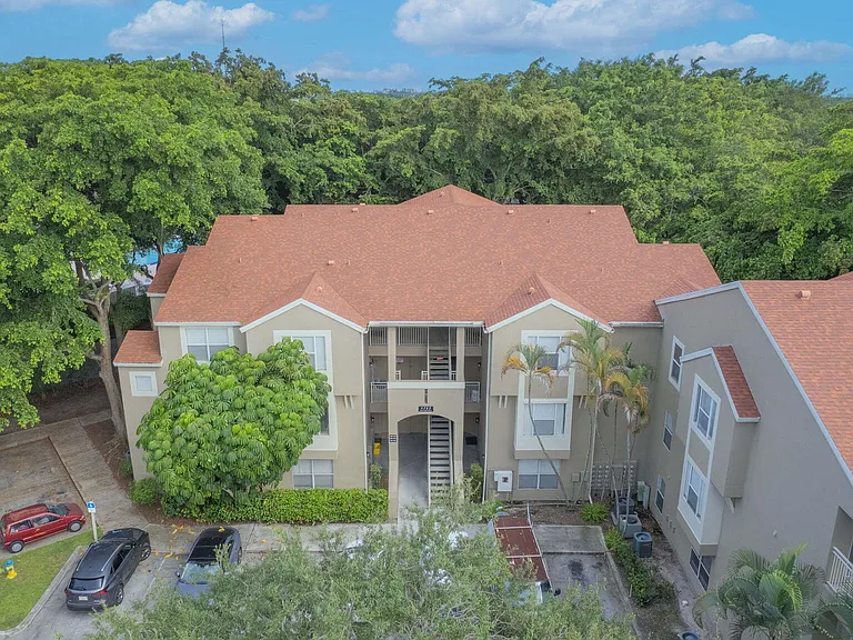 1725 Palm Cove Blvd #2-306 — Photo 20