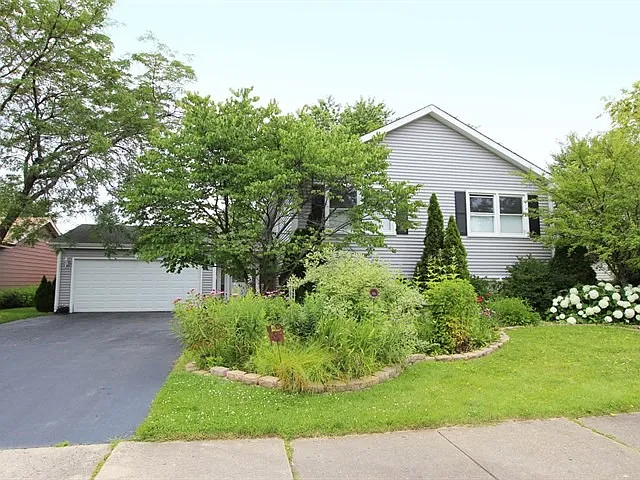 18 E Harbor Dr photo 1