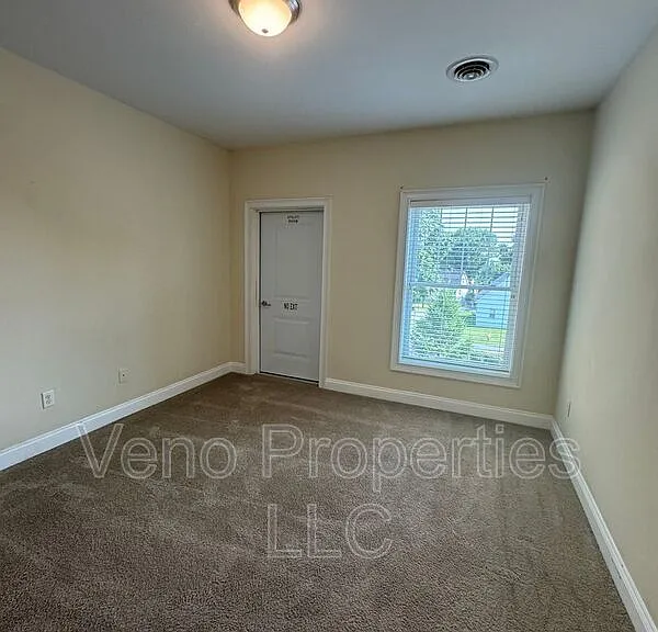 591 Boght Rd #4 — Photo 12