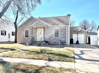 738 E 5th St, Hastings, NE 68901