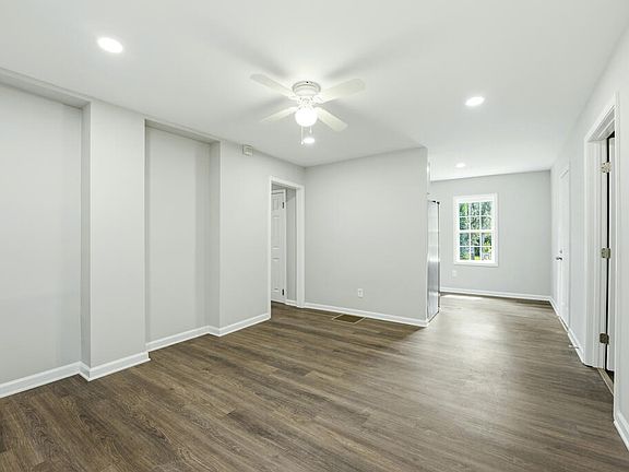 3rd image of 2793 Marco Dr NW