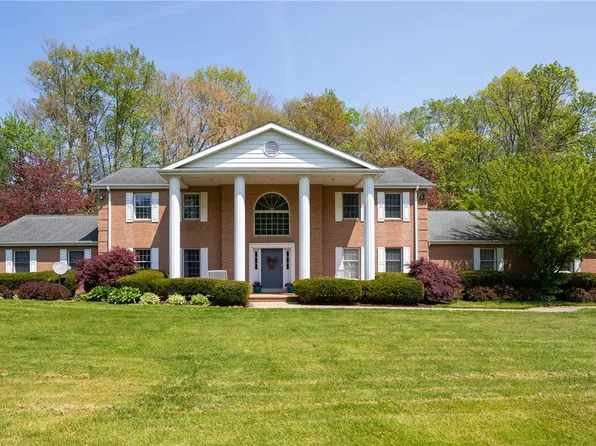 20 Dogwood Ln, Grove City, PA 16127