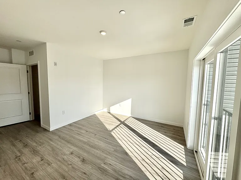 915 N Broad St #705 — Photo 7