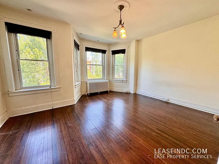 128 Adams St NW — Photo 20