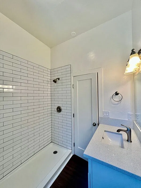 Studio, 1.0 bath, 500 sqft, $2,050 — Photo 3