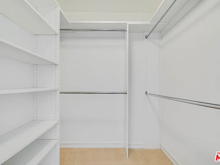 2335 S Bentley Ave #201 — Photo 8